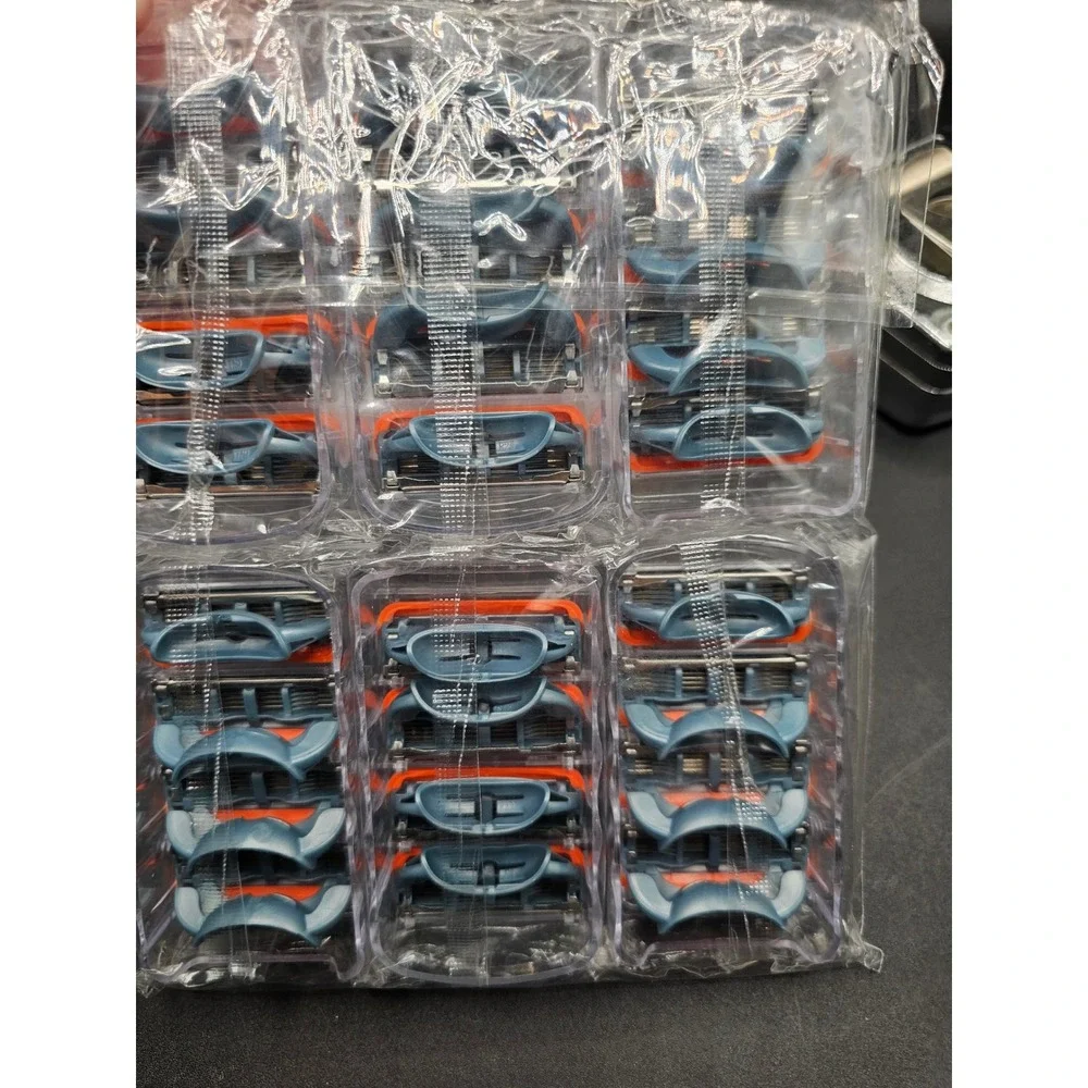 24 Pack Razor Blade Refills Dual Lubricated Comfortable Shave Replacement Blades